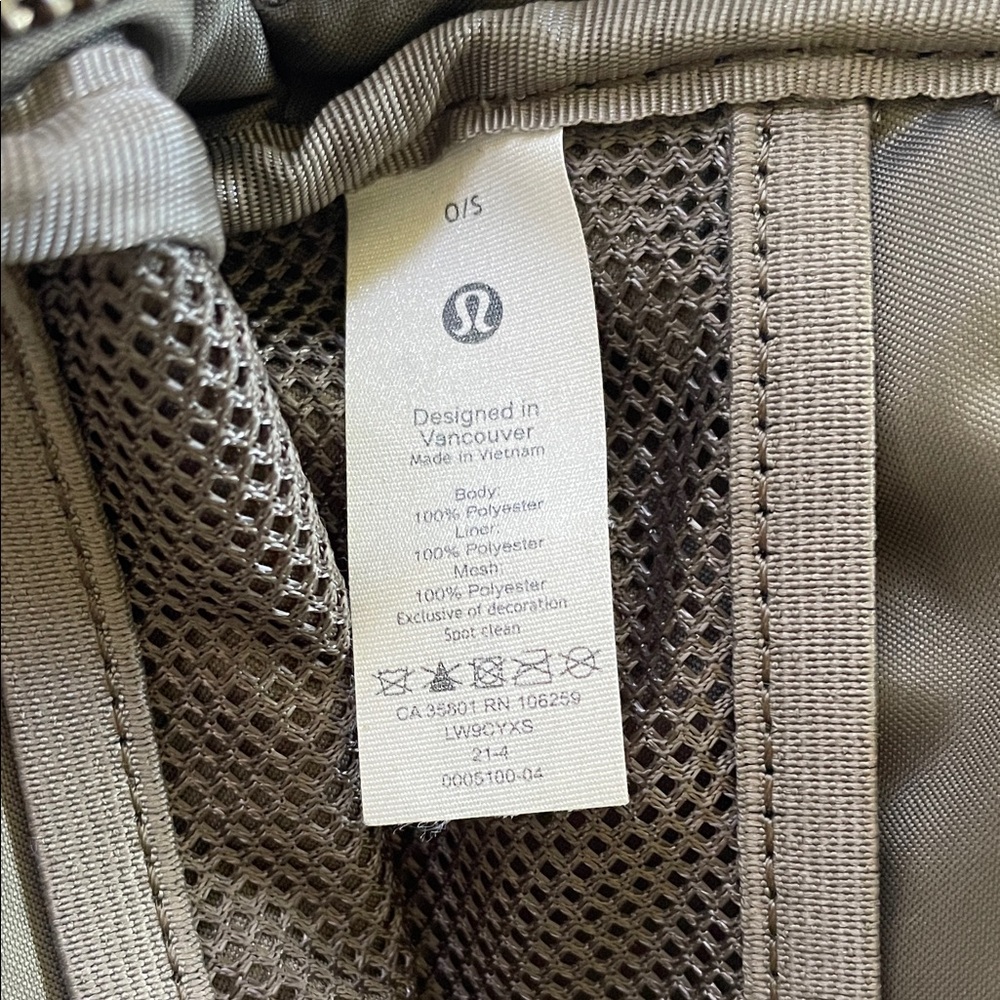 Women’s Lululemon Camouflage Belt Bag - Picture 4 of 5